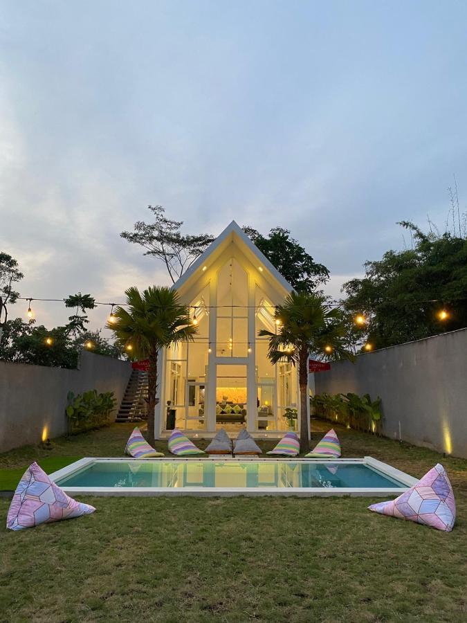 Karabineri Private Pool Jogja Villa Ngaglik 外观 照片